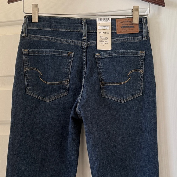 Levi Women's Dark Blue Bootcut Jeans - Picture 7 of 7